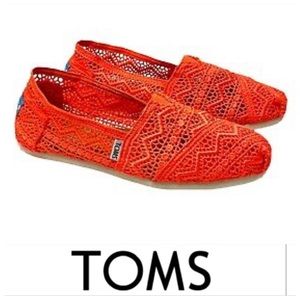 💕 Toms Orange Crochet Lace Shoes